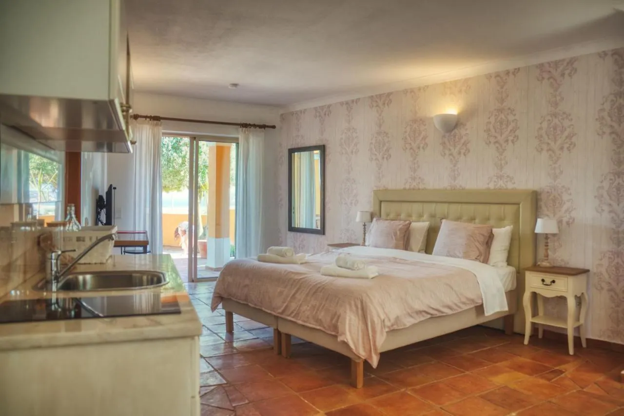 Moonshine Guest House With Private Studios And Private Cottage Lagos