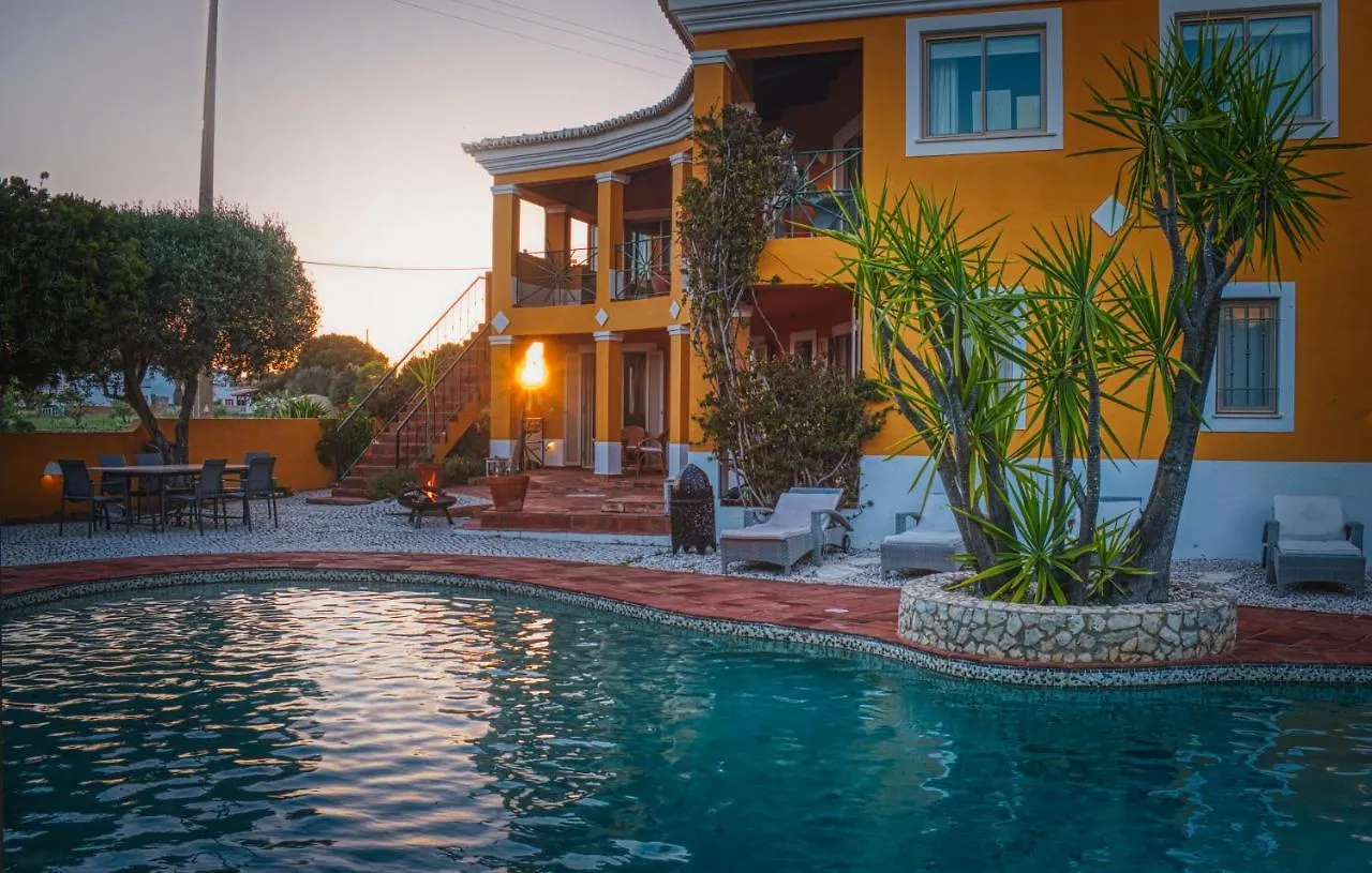 Moonshine Guest House With Private Studios And Private Cottage Lagos
