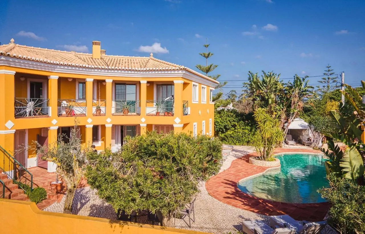 Moonshine Guest House With Private Studios And Private Cottage Lagos