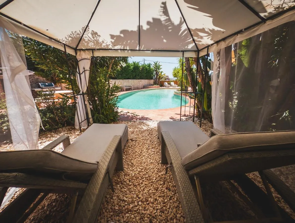Moonshine Guest House With Private Studios And Private Cottage Lagos